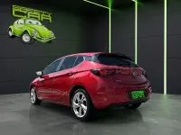 Usado Opel Astra Elegance 122 CV (89 kW) 2020 Rojo Berlina