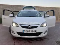 Usado Opel Astra Cosmo 160 CV (117 kW) 2012 Blanco Berlina