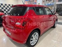 Usado Suzuki Swift 83 CV (61 kW) 2022 Rojo Berlina