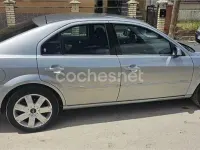 Usado Ford Mondeo Ghia 130 CV (95 kW) 2004 Gris / plata Berlina