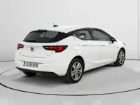 Usado Opel Astra Selective 110 CV (80 kW) 2017 Blanco Berlina