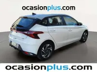 Usado Hyundai i20 84 CV (61 kW) 2023 Blanco Utilitario