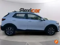 Usado Kia Stonic 84 CV (61 kW) 2022 Blanco SUV