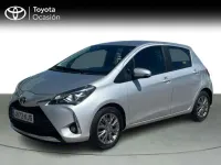 Usado Toyota Yaris Hybrid Active 100 CV (73 kW) 2018 Gris Utilitario