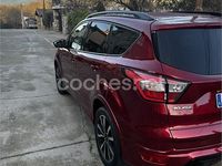 Usado Ford Kuga ST-Line 150 CV (110 kW) 2019 Granate SUV