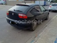 Usado Seat Leon Sport 150 CV (110 kW) 2002 Negro Utilitario