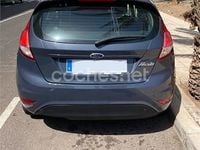 Usado Ford Fiesta Trend 82 CV (60 kW) 2013 Gris / plata Utilitario