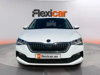 Usado Skoda Scala 110 CV (80 kW) 2022 Blanco Utilitario