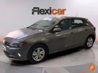 Usado VW Polo Advance 75 CV (55 kW) 2018 Gris Utilitario