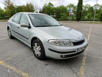Usado Renault Laguna II Authentique 110 CV (80 kW) 2001 Gris / plata Berlina