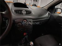 Usado Renault Clio III Collection 75 CV (55 kW) 2013 Blanco Berlina