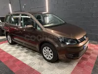 Usado VW Touran Advance 105 CV (77 kW) 2014 Marrón Monovolumen