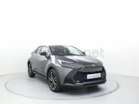 Usado Toyota C-HR Advance 140 CV (102 kW) 2025 Gris / plata SUV