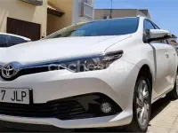Usado Toyota Auris Active 116 CV (85 kW) 2016 Blanco Familiar