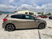 Usado Ford Focus ST-Line 120 CV (88 kW) 2019 Beige Berlina