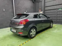 Usado Kia ProCeed 90 CV (66 kW) 2010 Gris Utilitario