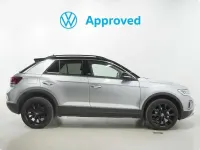 Usado VW T-Roc 110 CV (80 kW) 2023 Gris / plata SUV
