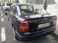 Usado Opel Astra Comfort 82 CV (60 kW) 2001 Azul Berlina