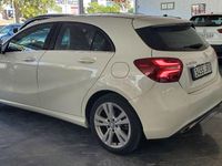 Usado Mercedes A200 AMG line 136 CV (100 kW) 2016 Blanco Berlina