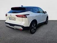 Usado Nissan Qashqai N-Connecta 140 CV (102 kW) 2022 Lunar white con techo midnight SUV