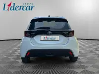 Usado Toyota Yaris Hybrid Business Edition 116 CV (85 kW) 2023 Blanco Berlina