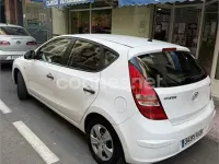 Usado Hyundai i30 Classic 109 CV (80 kW) 2010 Blanco Berlina