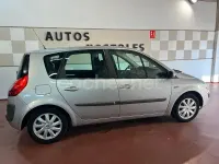 Usado Renault Scénic II 105 CV (77 kW) 2008 Gris / plata Monovolumen
