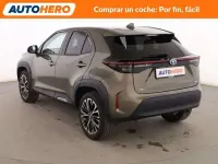 Usado Toyota Yaris Cross Plus 116 CV (85 kW) 2024 Gris SUV