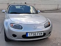Usado Mazda MX5 Active 126 CV (92 kW) 2007 Gris / plata Descapotable