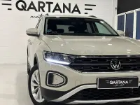 Usado VW T-Roc Life 150 CV (110 kW) 2023 Beige SUV