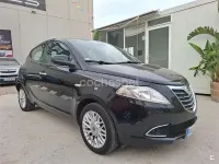 Usado Lancia Ypsilon 95 CV (69 kW) 2013 Negro Utilitario