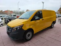 Usado Mercedes Vito 136 CV (100 kW) 2022 Amarillo Van