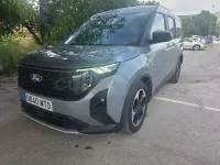 Usado Ford Tourneo Courier Active 125 CV (91 kW) 2024 Gris / plata Monovolumen