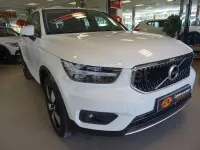 Usado Volvo XC40 Momentum 129 CV (94 kW) 2021 Blanco SUV