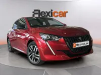 Usado Peugeot 208 Allure 101 CV (74 kW) 2023 Granate Utilitario