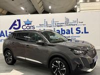 Usado Peugeot 2008 Allure 130 CV (95 kW) 2021 Gris / plata SUV