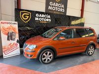 Usado VW Touran 140 CV (102 kW) 2010 Naranja Monovolumen