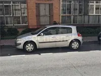 Usado Renault Mégane 85 CV (62 kW) 2007 Gris / plata Berlina