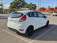 Usado Ford Fiesta Trend 95 CV (69 kW) 2015 Blanco Berlina