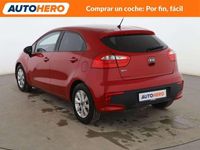 Usado Kia Rio 84 CV (61 kW) 2017 Rojo Utilitario