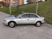 Usado Audi A4 116 CV (85 kW) 2000 Gris Berlina