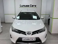 Usado Toyota Auris Hybrid Advance 136 CV (100 kW) 2014 Blanco Berlina