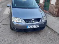 Usado VW Touran Advance 100 CV (73 kW) 2005 Gris / plata Monovolumen