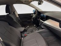 Usado Skoda Kamiq Ambition 110 CV (80 kW) 2023 Blanco SUV