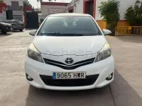 Usado Toyota Yaris Active 90 CV (66 kW) 2014 Blanco Utilitario