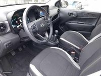 Usado Hyundai i10 67 CV (49 kW) 2024 Lumen gray Utilitario
