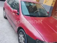 Usado Seat Leon 100 CV (73 kW) 2000 Rojo Utilitario