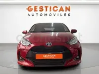 Używany Toyota Yaris Hybrid Style 116 KM (85 kW) 2023 Czerwony Sedan/Limuzyna