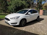 Usado Ford Focus Trend 100 CV (73 kW) 2018 Blanco Berlina