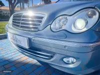 Usado Mercedes C220 Avantgarde 149 CV (109 kW) 2005 Azul Berlina